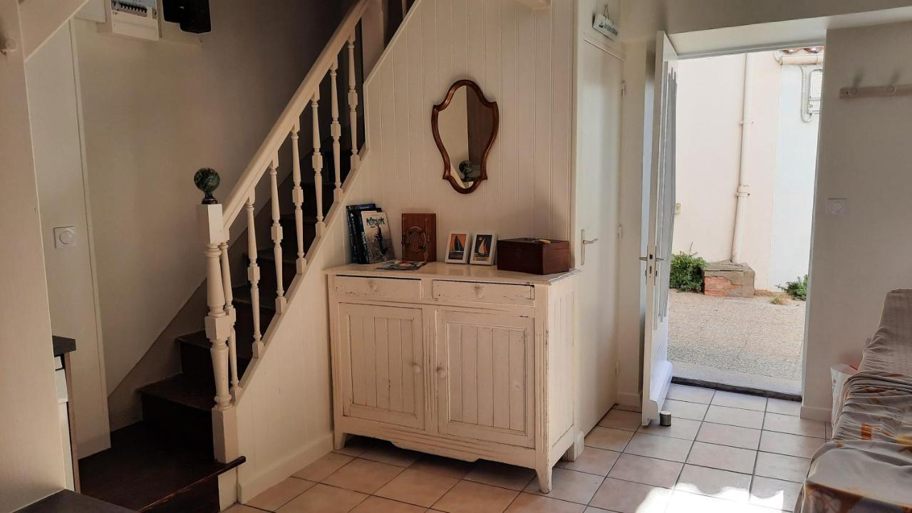 Maison De Pecheur Renovee Avec Cour Proche Du Port Les Sables-dʼOlonne Eksteriør billede